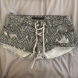 Billabong Tribal Jean Shorts, Size 26/6
